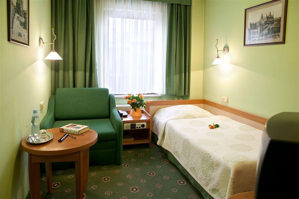 Hotel Secesja Krasków Δωμάτιο φωτογραφία